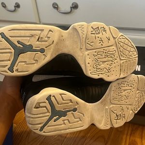 Retro Jordan 9 University Blue